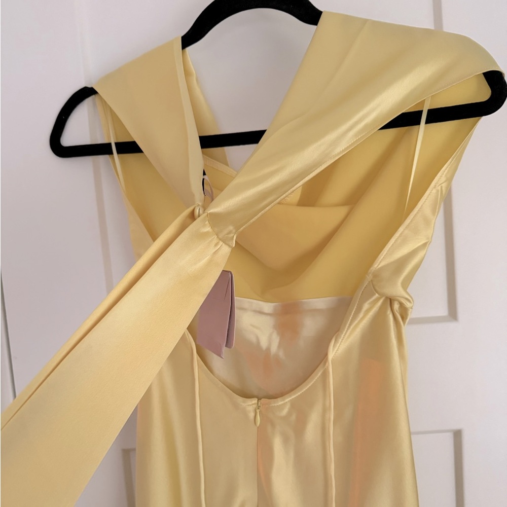 SAU Lee Pearl Plunging Cowl Neck Satin Gown Popcorn Yellow NEW with tags - Picture 4 of 8